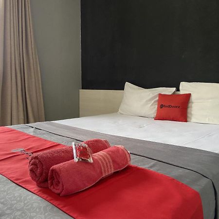 Reddoorz Near Rsud Margono Purwokerto 3 Hotel Kültér fotó